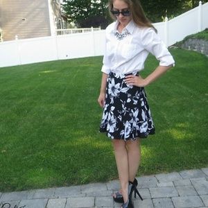 White House Black Market WHBM floral flutter skirt